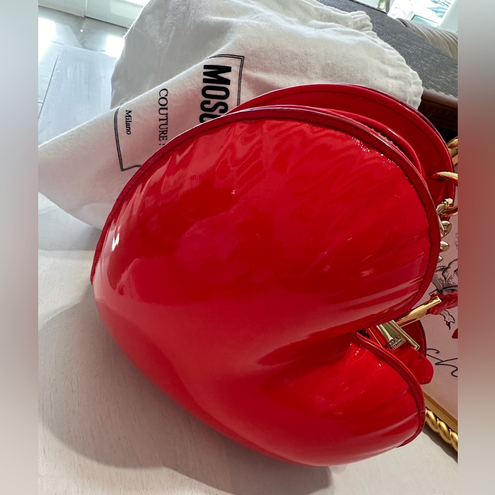 HP ❤️💋❤️SOLD MOSCHINO heart NWT bag crossbody made Italy bought in Paris - Picture 3 of 11